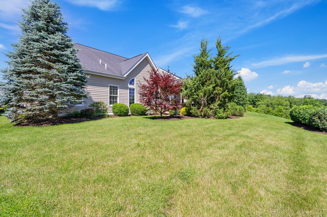 156 Shoreline Dr, Canonsburg, PA 15317-6635