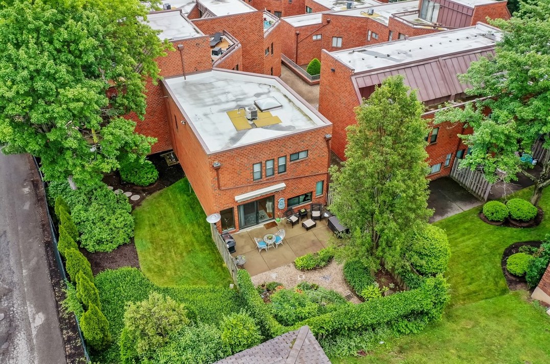 5535 Forbes Ave, Pittsburgh PA  15217-1167 exterior