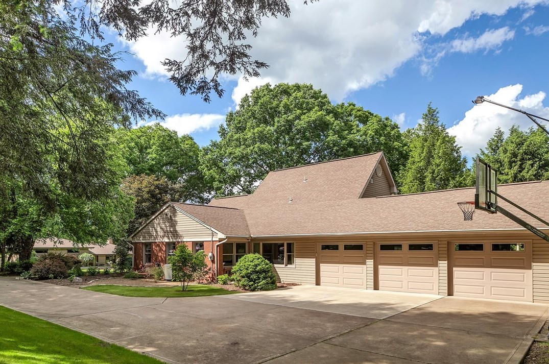 4901 Simmons Cir, Export PA  15632-9330 exterior