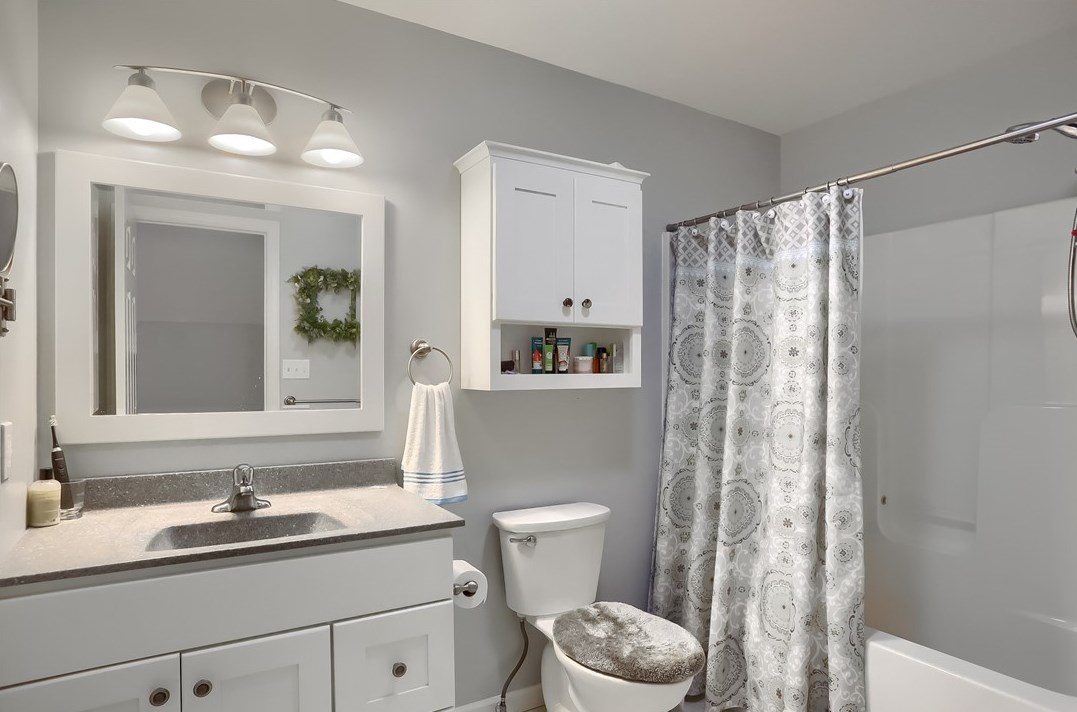 493 Stone Cliff Ln, Butler PA 16001-7302 exterior