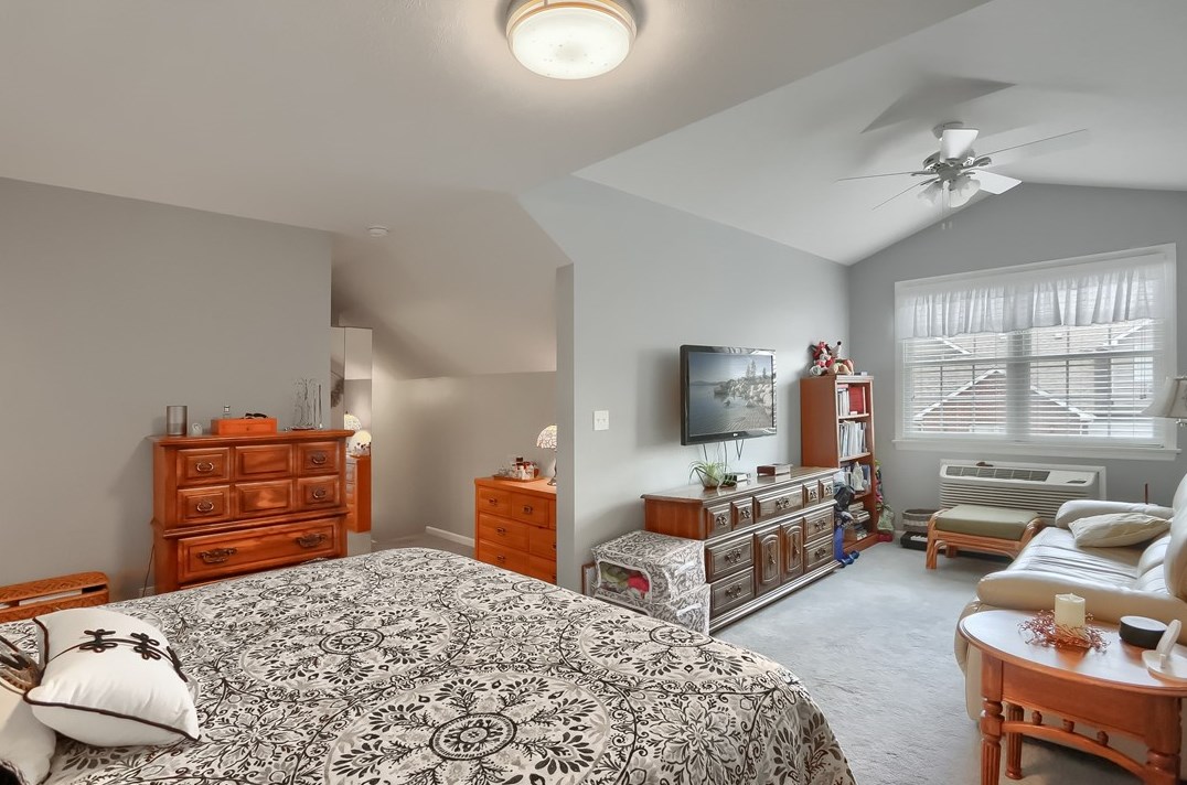 493 Stone Cliff Ln, Butler PA 16001-7302 exterior