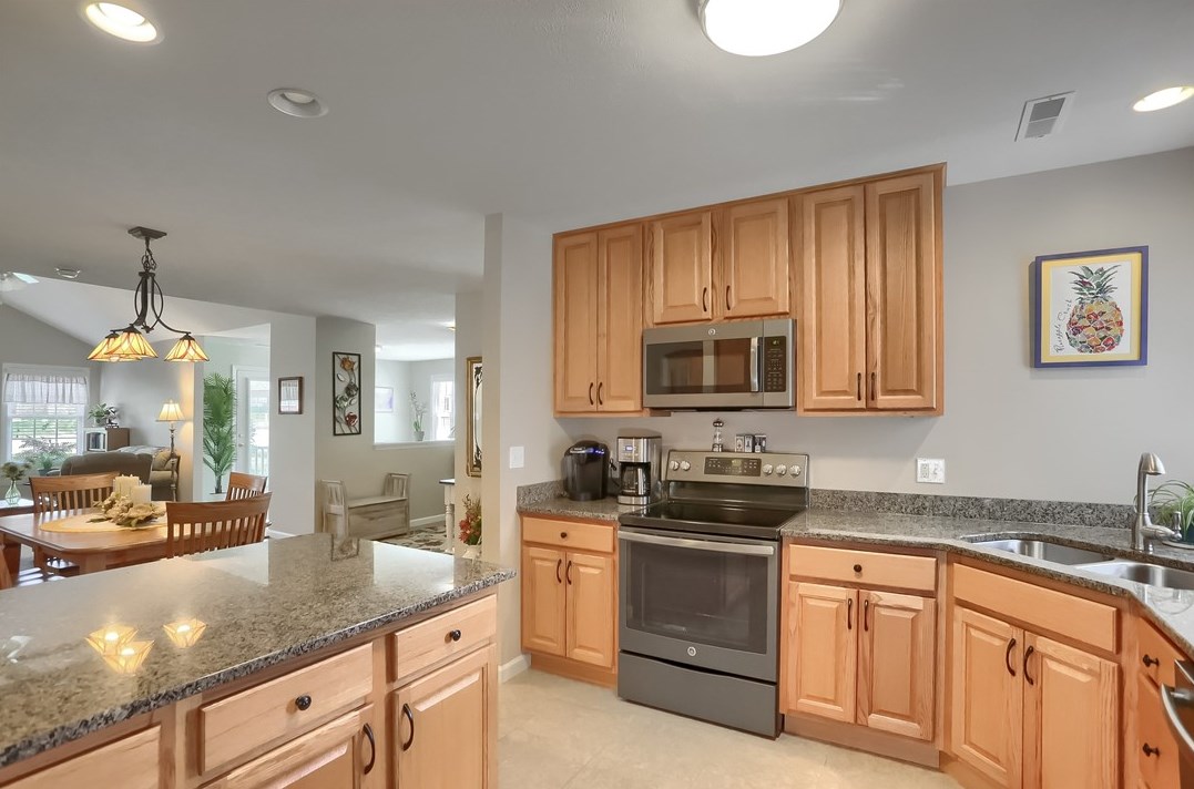 493 Stone Cliff Ln, Butler PA 16001-7302 exterior