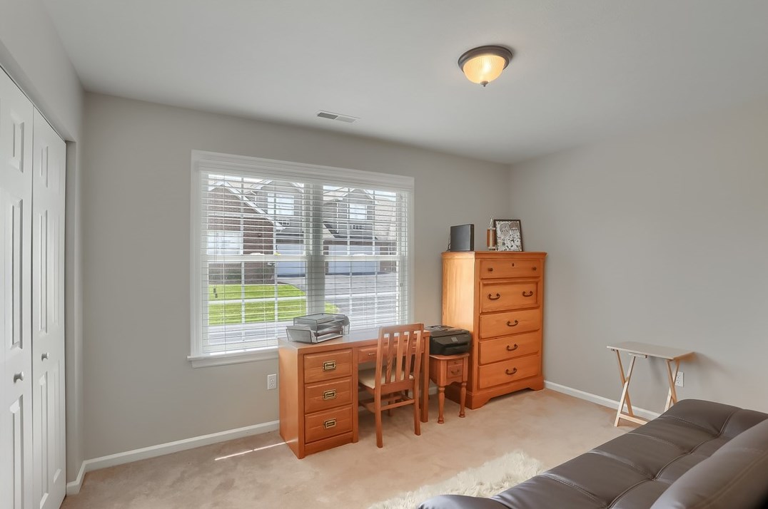 493 Stone Cliff Ln, Butler PA 16001-7302 exterior