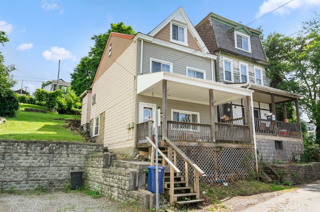 38 Holt St, Pittsburgh, PA 15203