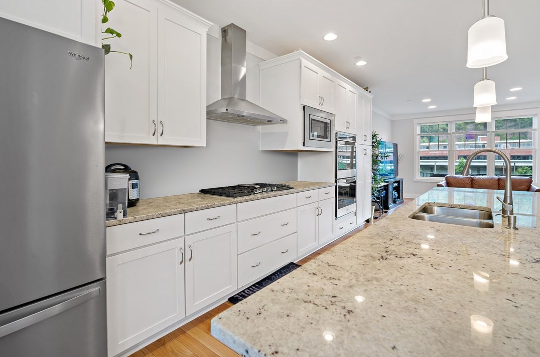 1916 Waterfront Pl, Pittsburgh PA 15222-4214 exterior