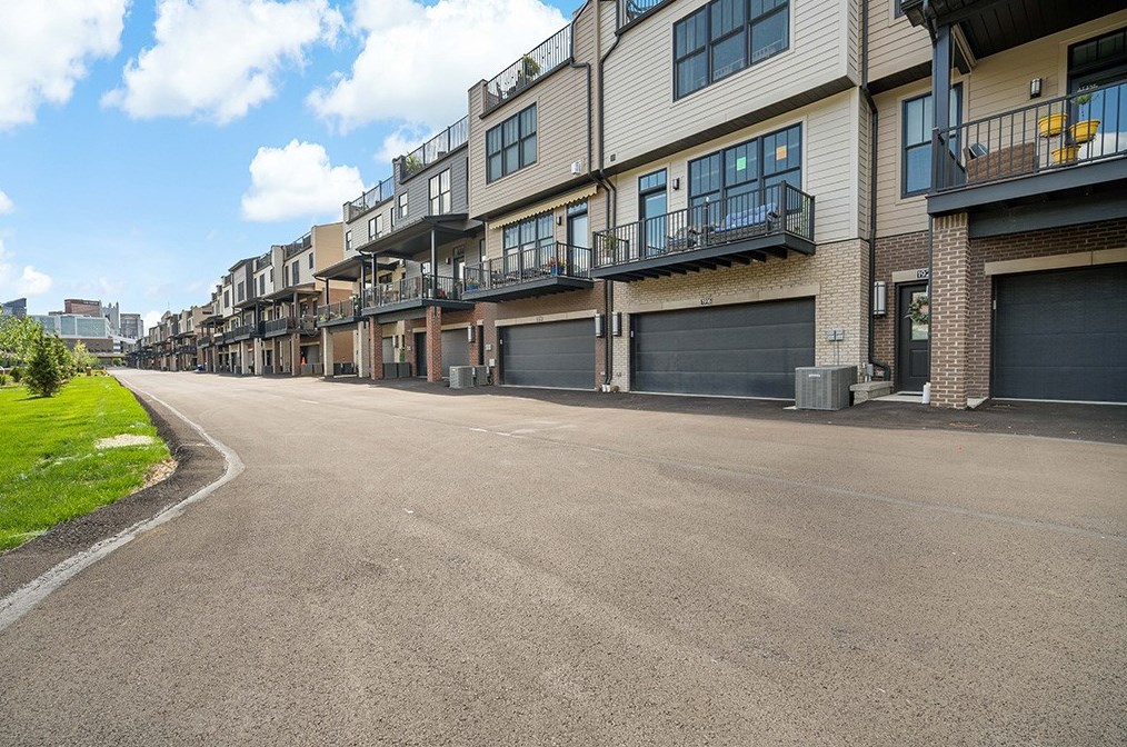 1916 Waterfront Pl, Pittsburgh PA 15222-4214 exterior