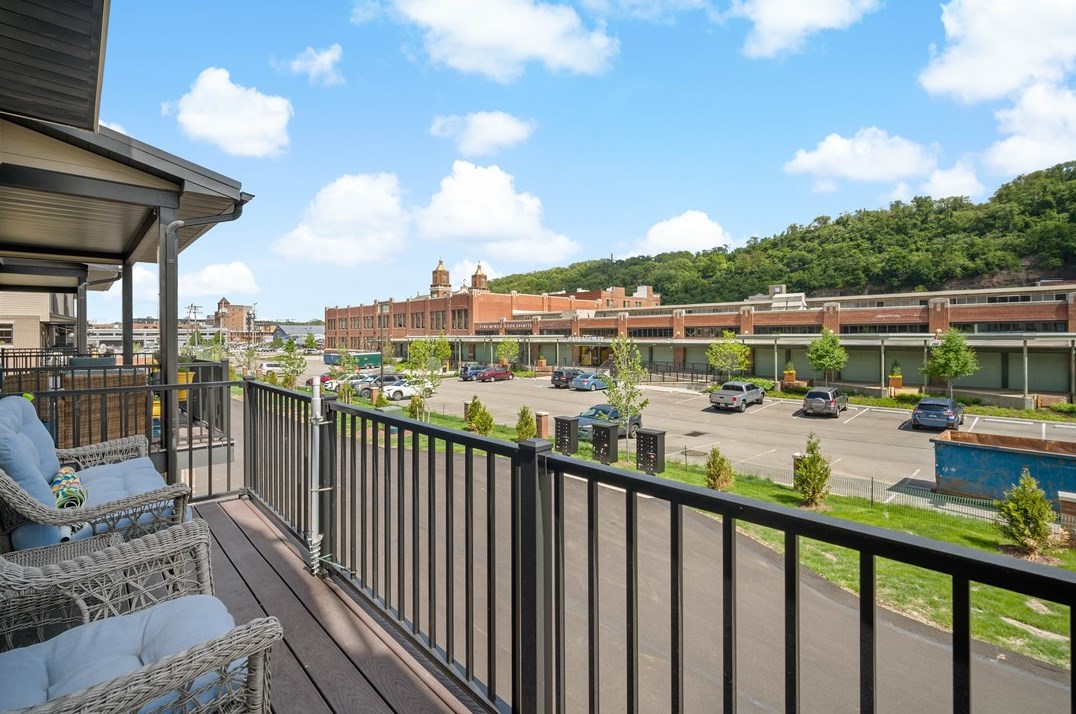 1916 Waterfront Pl, Pittsburgh PA 15222-4214 exterior