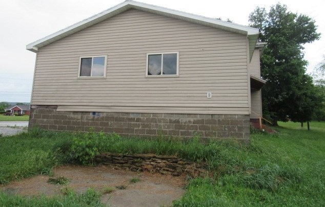 1435 Connellsville Rd, Lemont Frnce, PA 15456