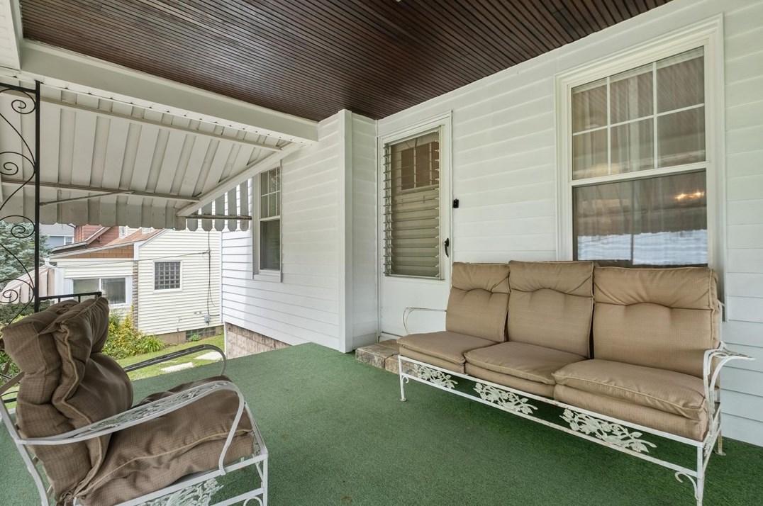 704 Louann St, Pittsburgh PA  15223-1024 exterior