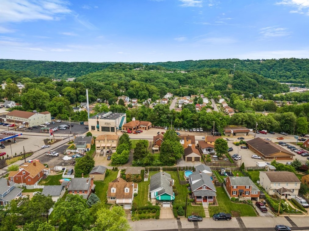 704 Louann St, Pittsburgh PA  15223-1024 exterior