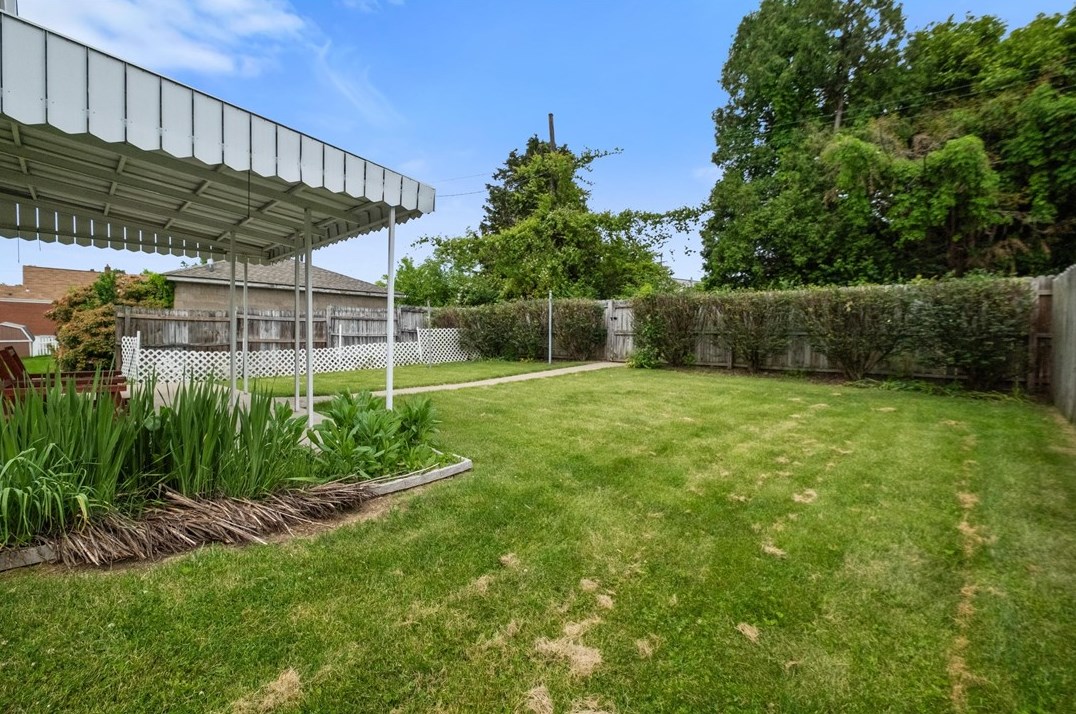 704 Louann St, Pittsburgh PA  15223-1024 exterior