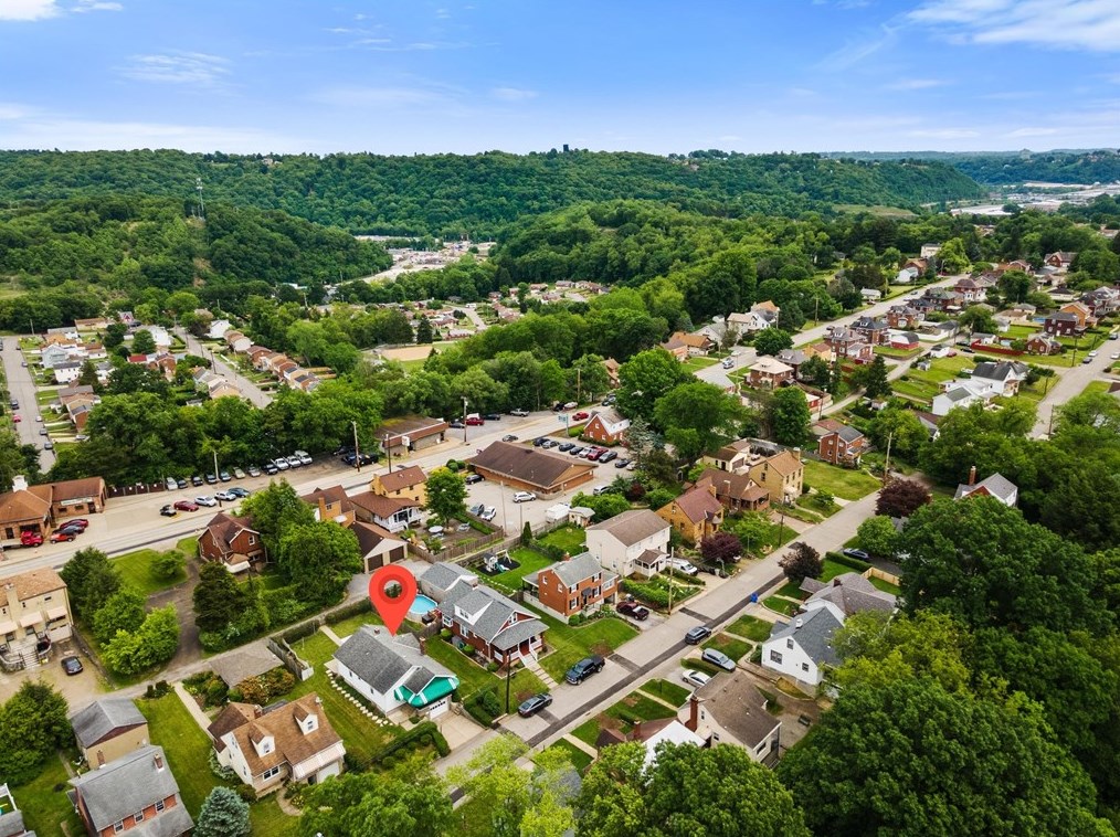 704 Louann St, Pittsburgh PA  15223-1024 exterior