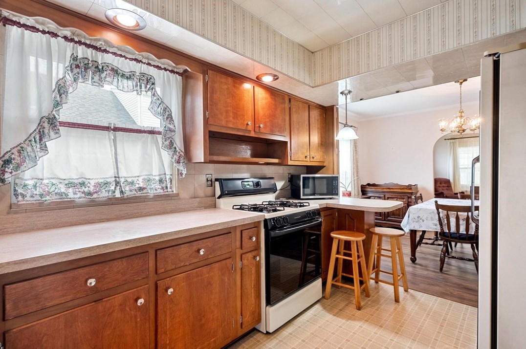 704 Louann St, Pittsburgh PA  15223-1024 exterior