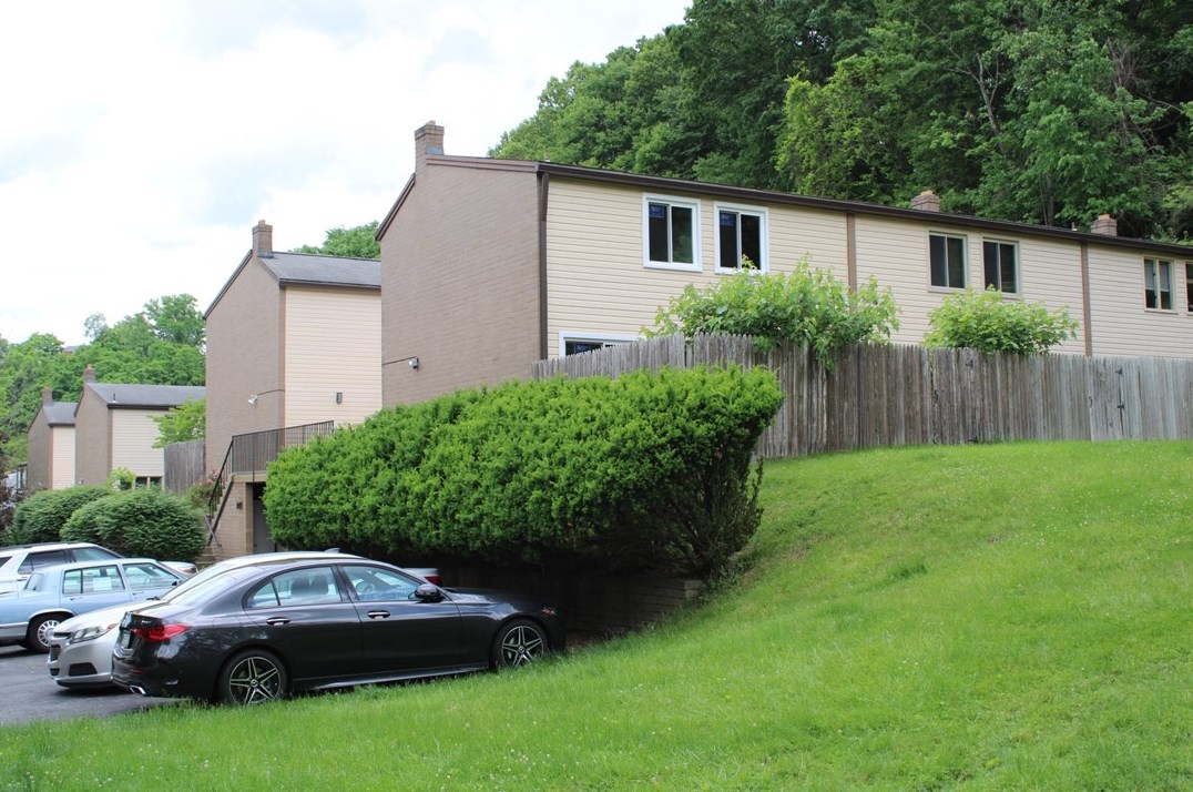 1479 Spreading Oak Dr #b, Pittsburgh, PA 15220