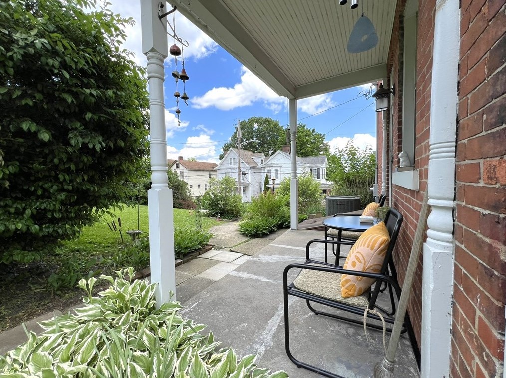 41 Grant St, Greensburg PA  15601-1833 exterior