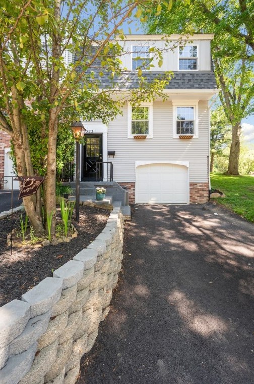 323 Cricketwood Ct, Canonsburg, PA 15317-2302