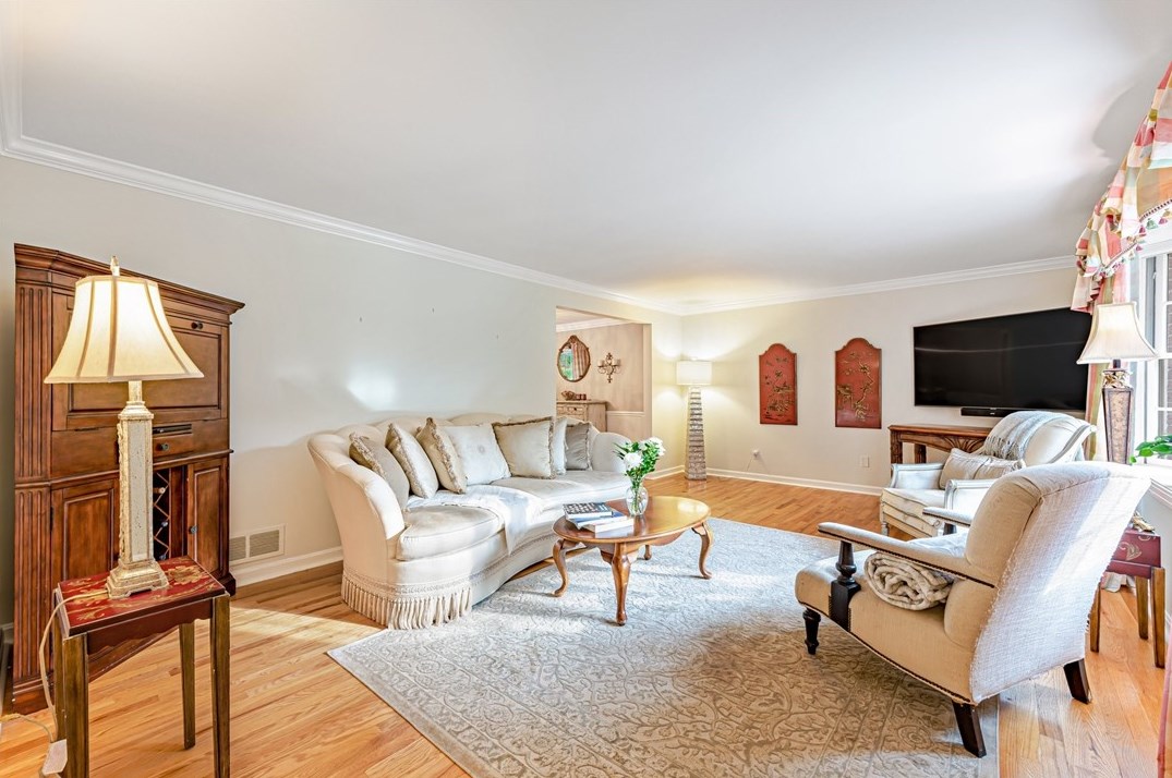 110 Lamar Rd, Pittsburgh, PA 15241-1547