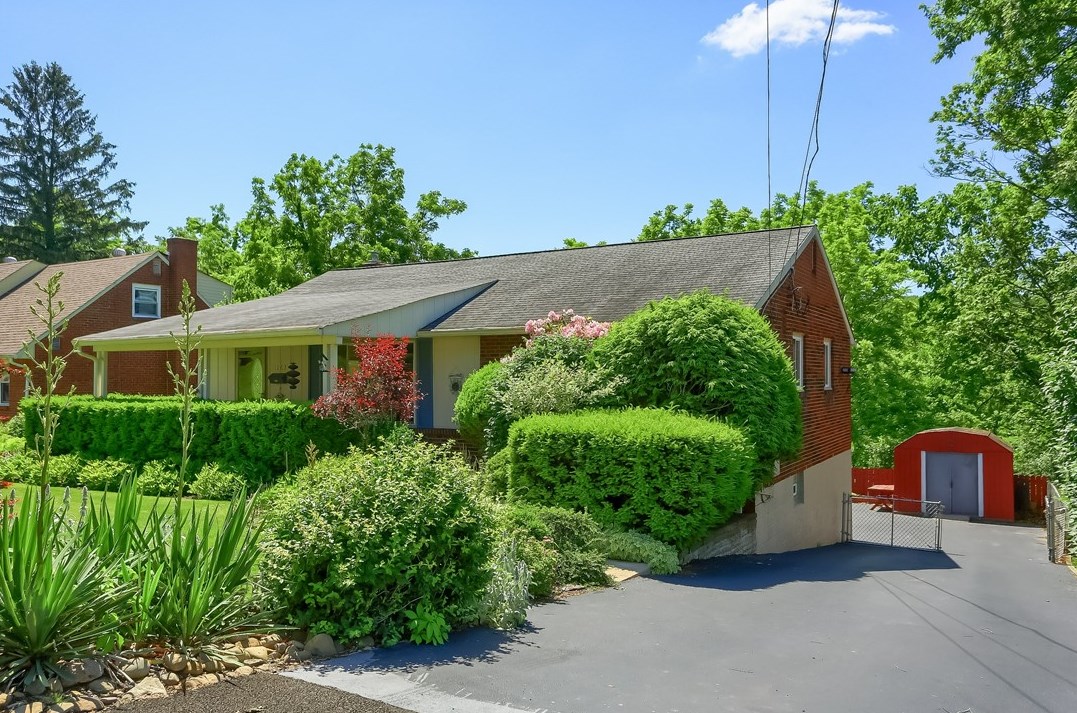 1363 Meadowlark Dr, Pittsburgh, PA 15243