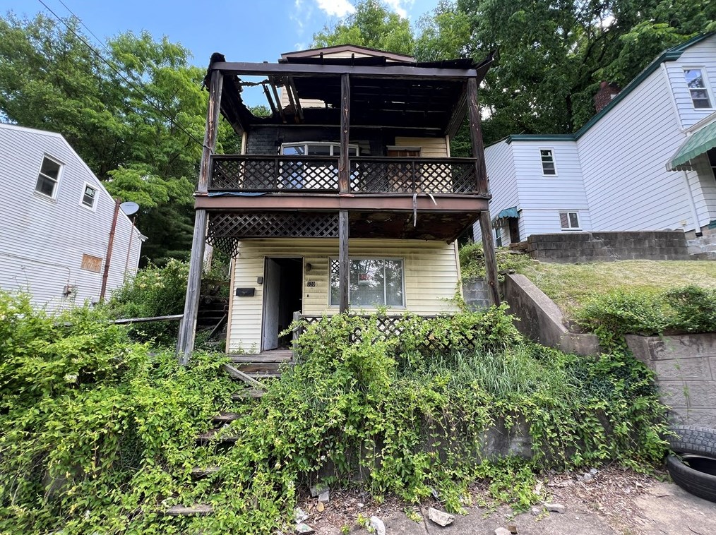 3204 Rothpletz St, Pittsburgh, PA 15212