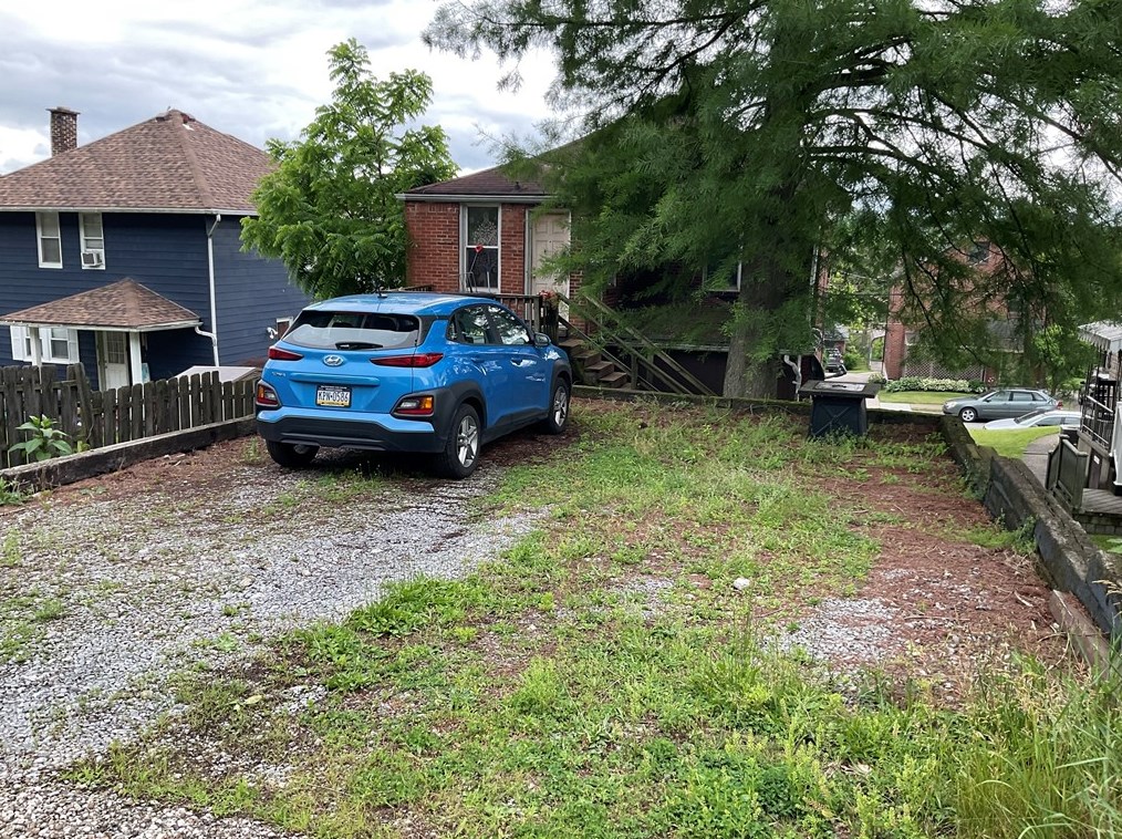 221 Ramsey Ave, Bridgeville PA 15017-1960 exterior