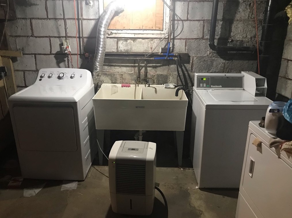 221 Ramsey Ave, Bridgeville PA 15017-1960 exterior