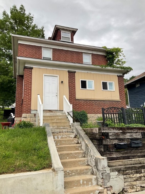 221 Ramsey Ave, Bridgeville PA 15017-1960 exterior