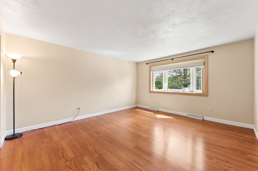 100 Kathy Dr, Hunker, PA 15639