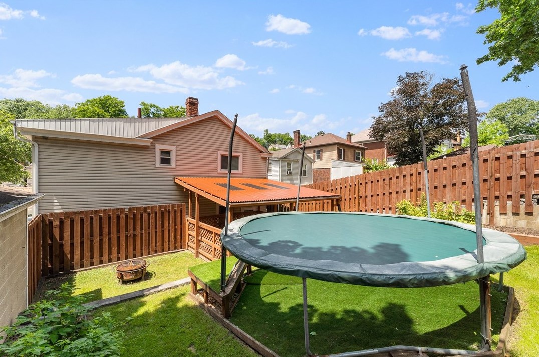 409 Lorenz Ave, Pittsburgh PA 15220-5734 exterior