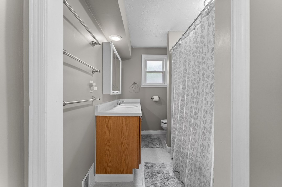 409 Lorenz Ave, Pittsburgh PA 15220-5734 exterior