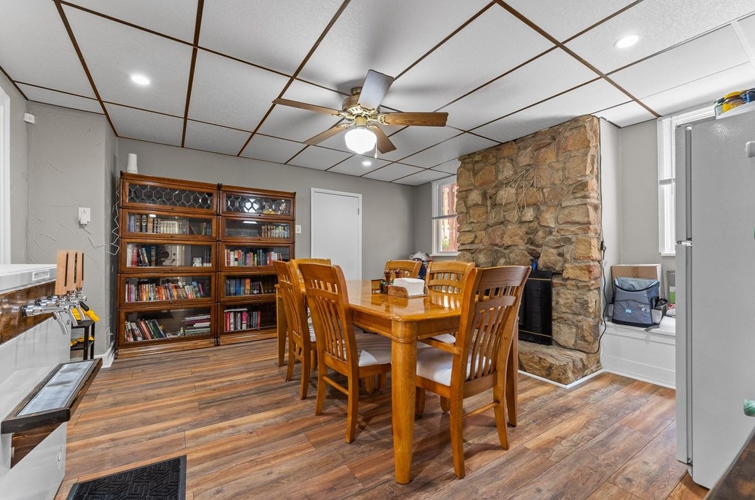 409 Lorenz Ave, Pittsburgh PA 15220-5734 exterior