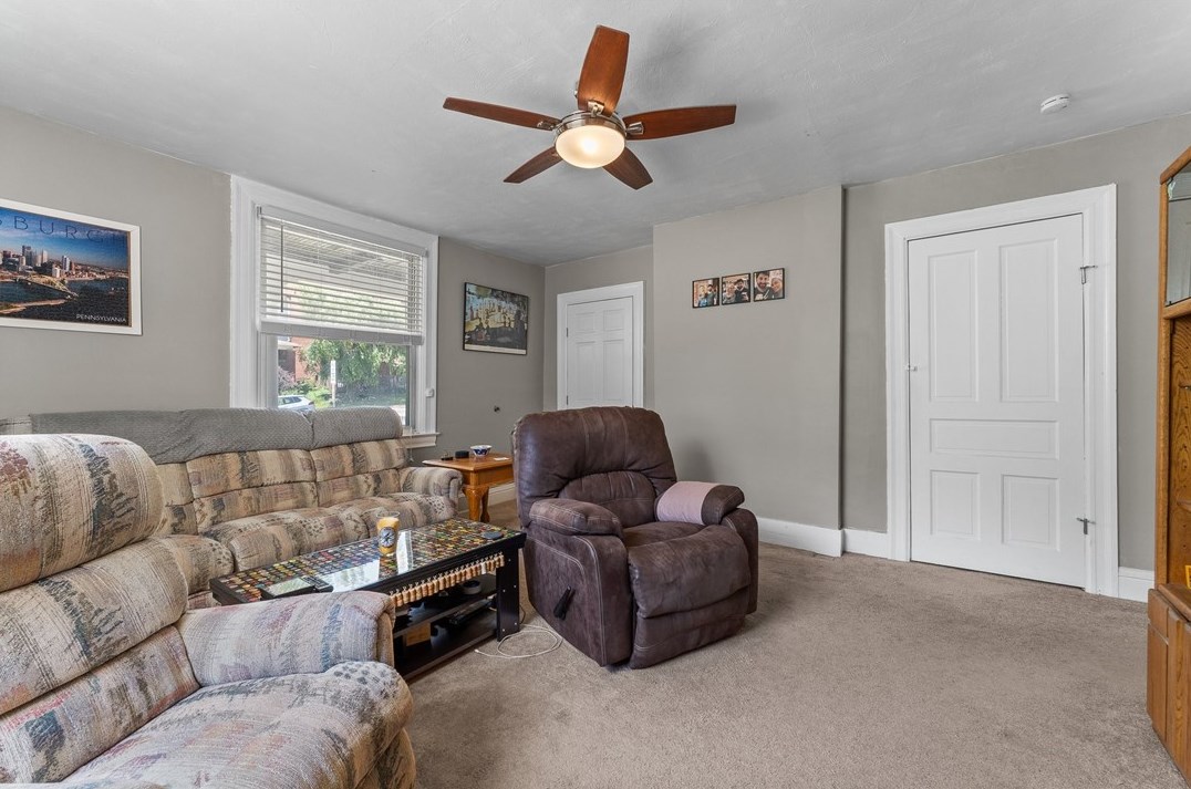 409 Lorenz Ave, Pittsburgh PA 15220-5734 exterior