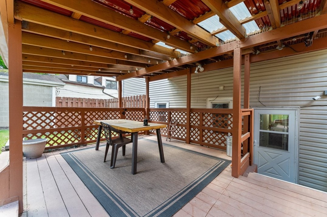 409 Lorenz Ave, Pittsburgh PA 15220-5734 exterior