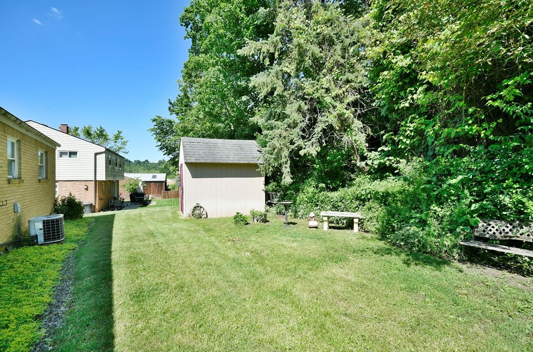 448 Temona Dr, Pittsburgh PA 15236-4249 exterior