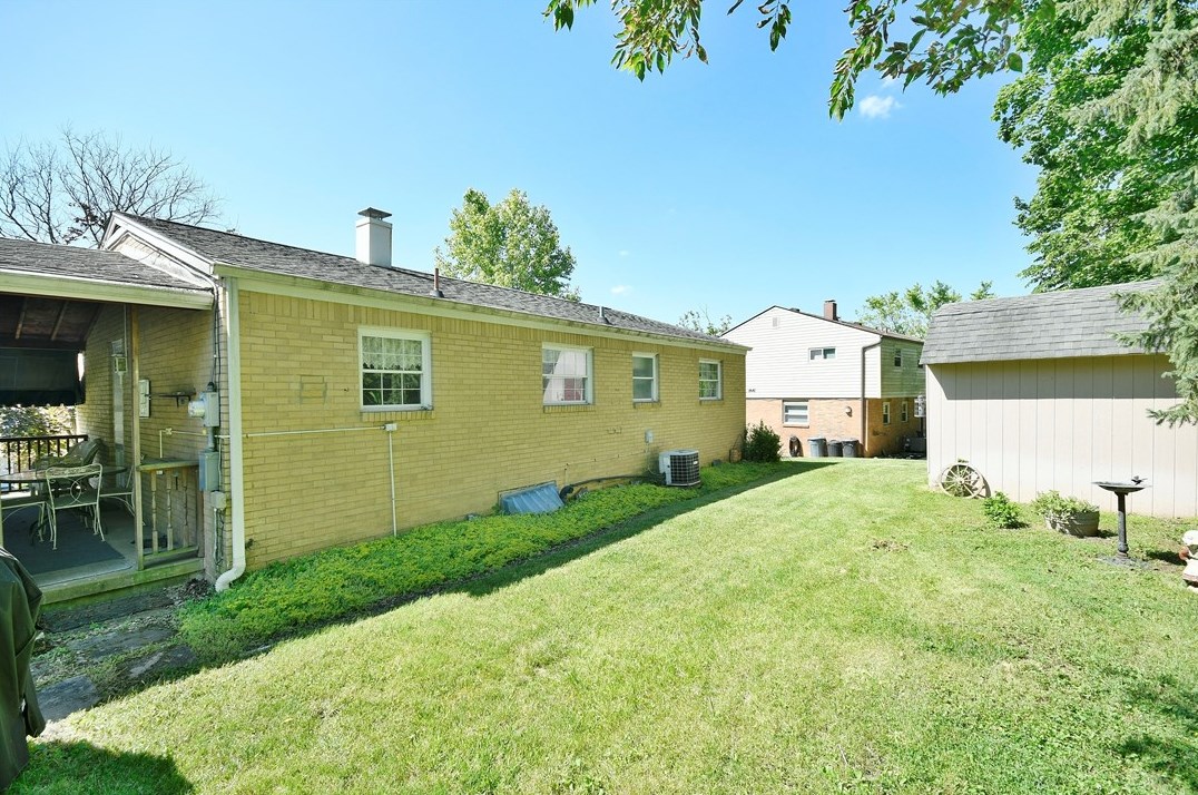 448 Temona Dr, Pittsburgh PA 15236-4249 exterior