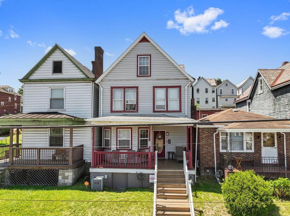 107 Mckean Ave, Donora, PA 15033