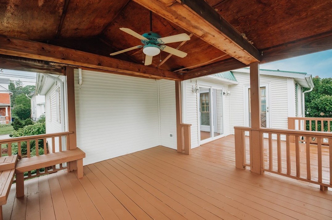 530 6 St, Indiana PA 15701-1204 exterior