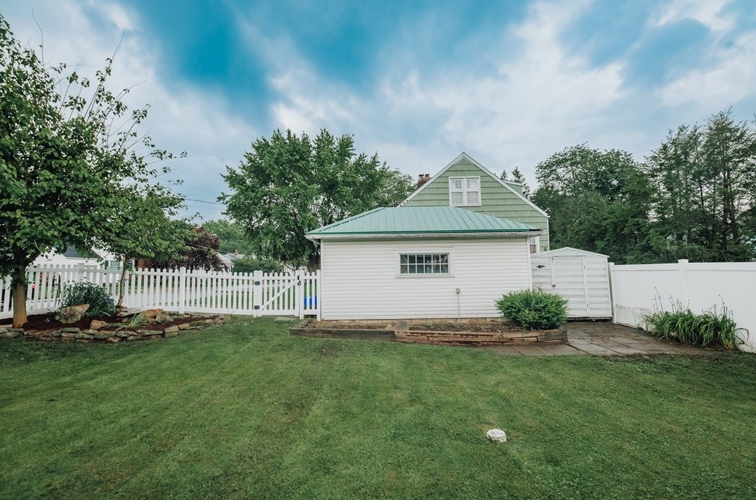 530 6 St, Indiana PA 15701-1204 exterior