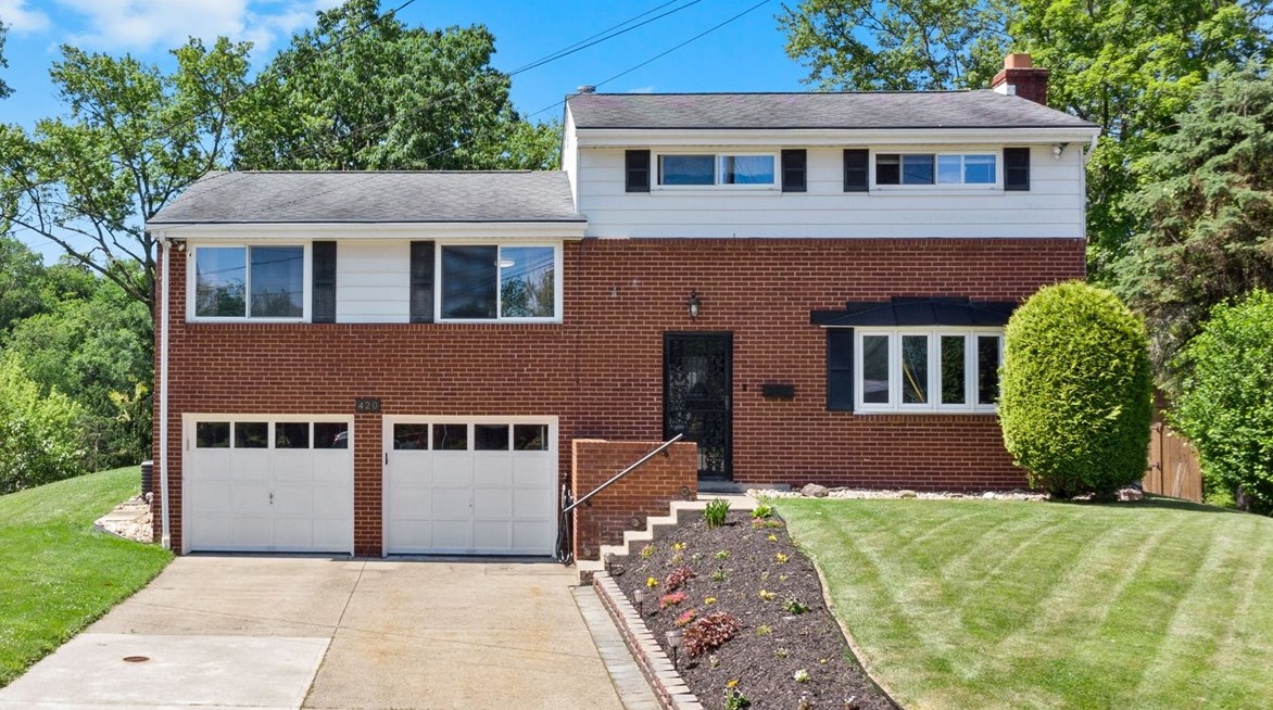 420 Mercer Dr, North Huntingdon, PA 15642-1655