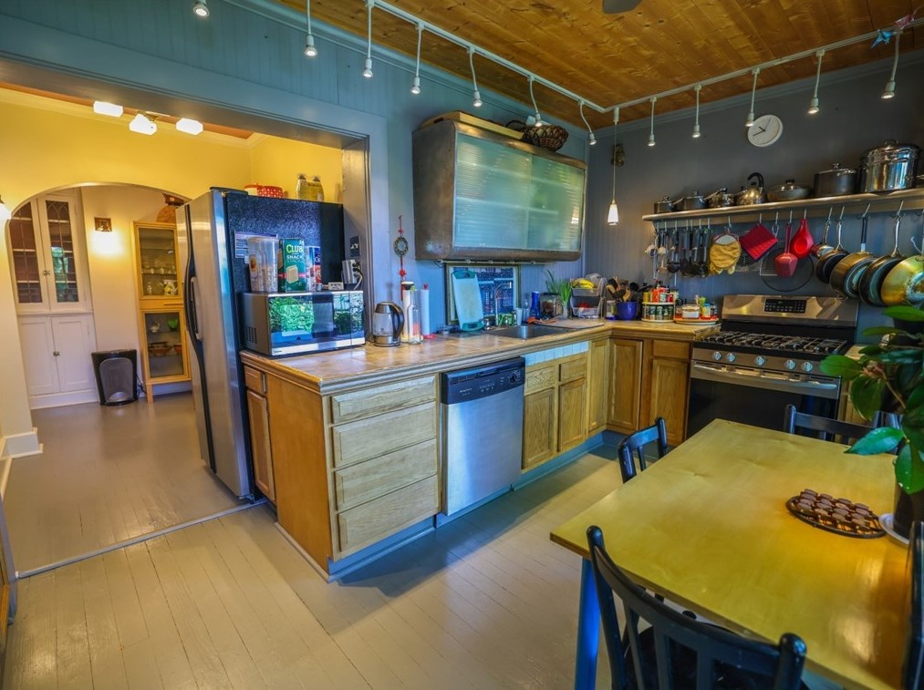 967 Wellesley Rd, Pittsburgh, PA 15206-1728