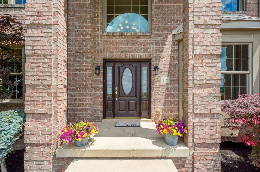 17 Kingswood Ct, Washington, PA 15301-9639