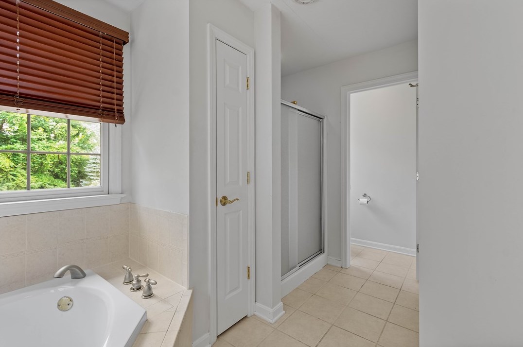 17 Kingswood Ct, Washington PA 15301-9600 exterior