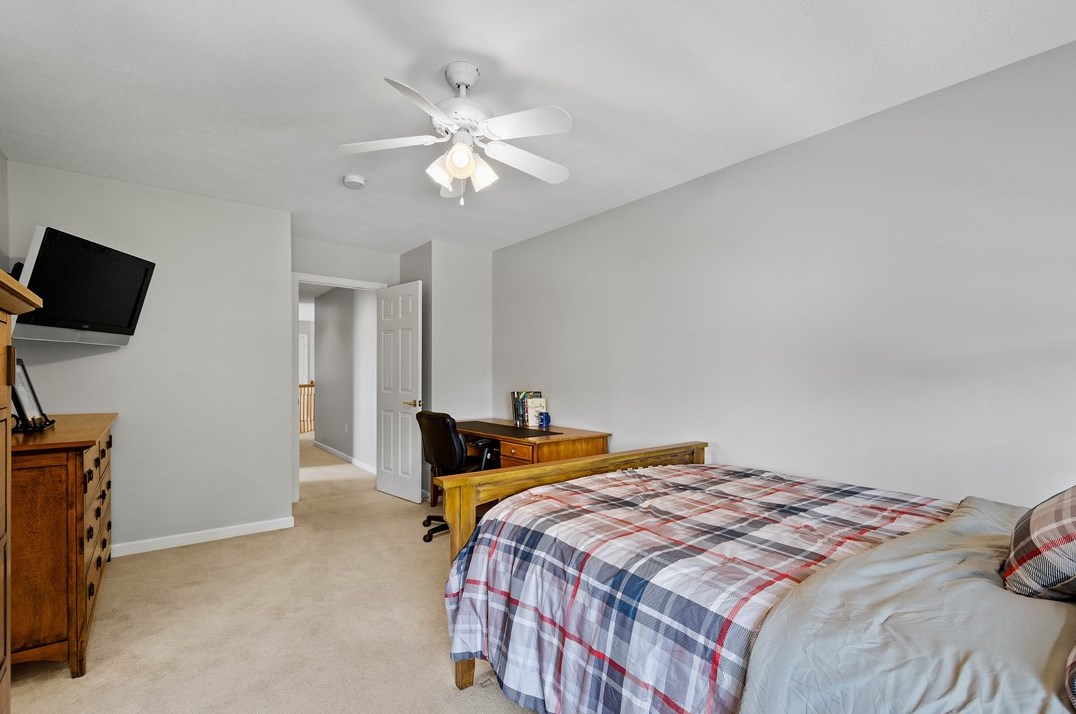 17 Kingswood Ct, Washington PA 15301-9600 exterior