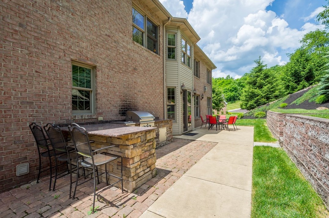 17 Kingswood Ct, Washington PA 15301-9600 exterior