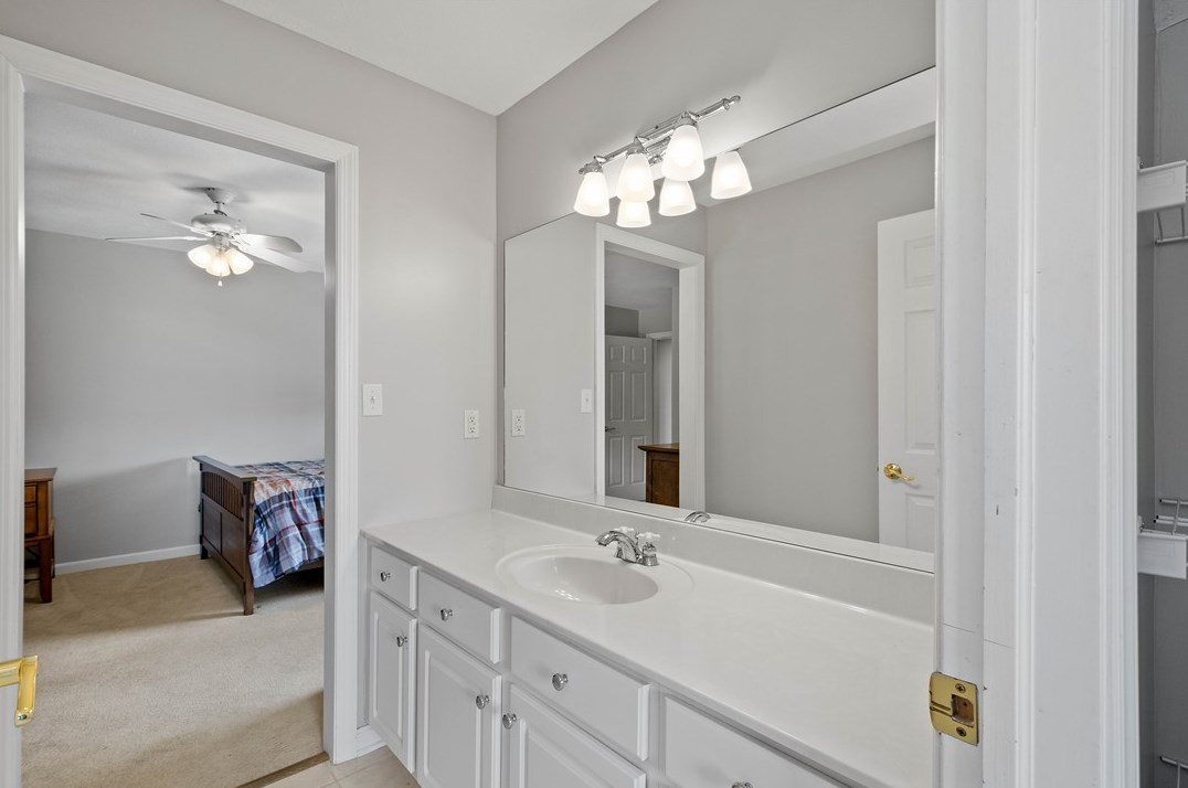 17 Kingswood Ct, Washington PA 15301-9600 exterior