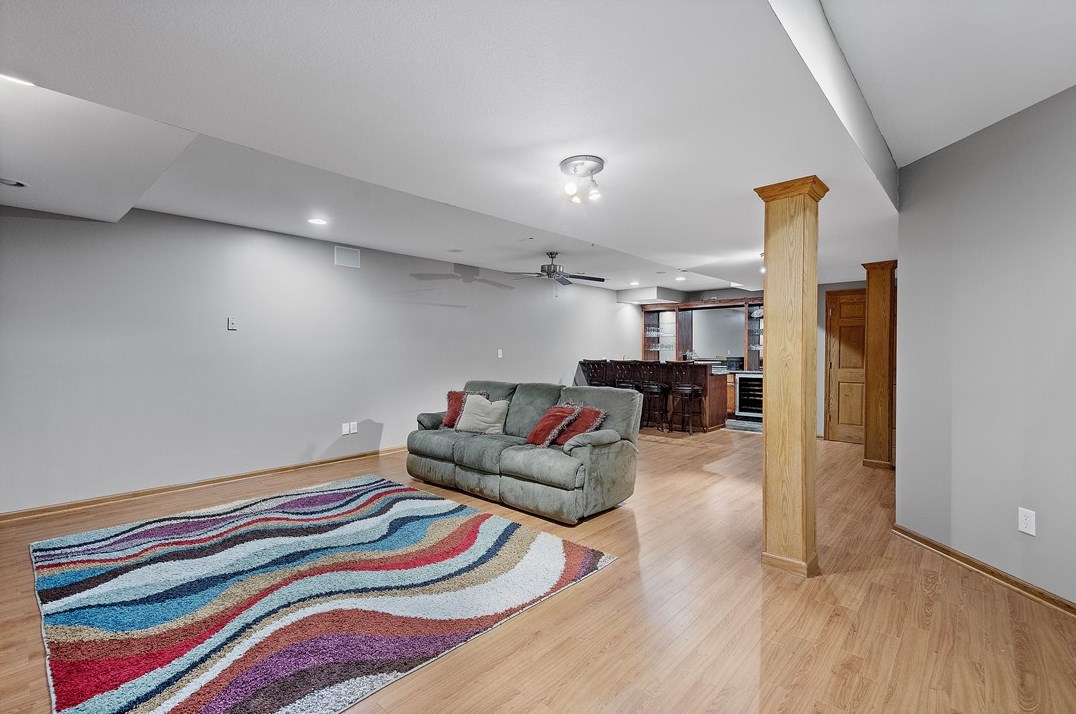 17 Kingswood Ct, Washington PA 15301-9600 exterior