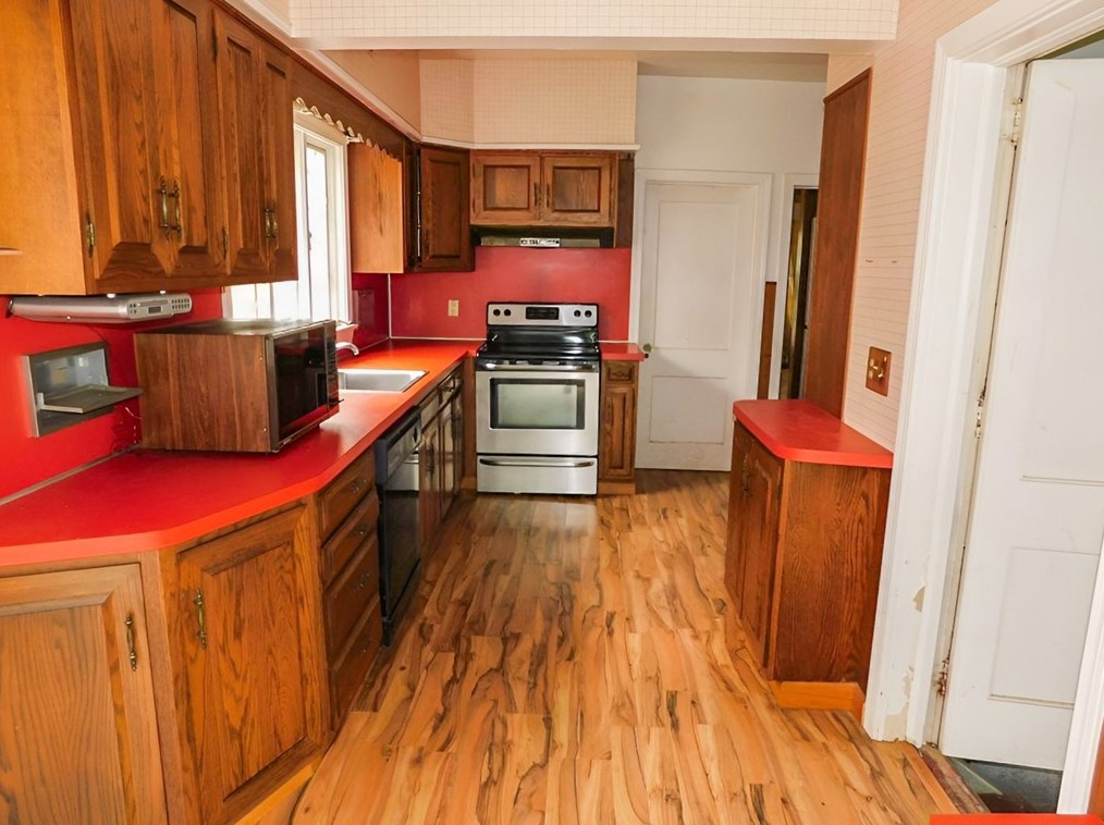 895 Alcoma St, Hermitage, PA 16146-3421