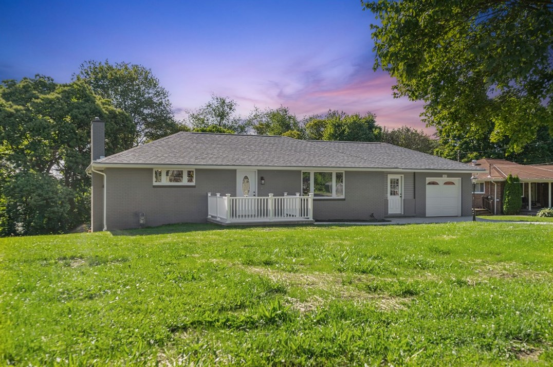 137 Skyline Dr, Beaver Falls, PA 15010-1235
