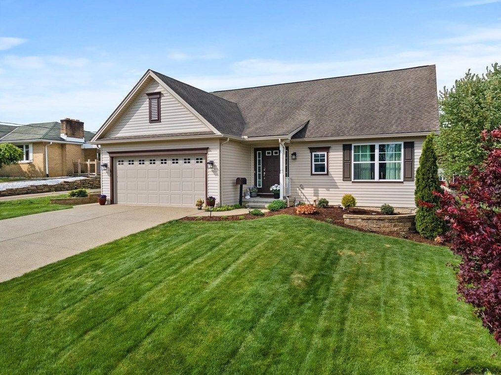 156 Edward St, New Kensington, PA 15068-3017