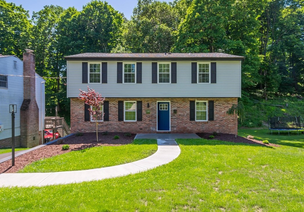 1148 Tidewood Dr, Bethel Park, PA 15102-1063
