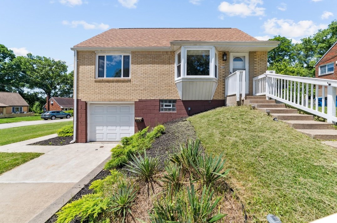 114 Charleston Dr, Pittsburgh, PA 15235